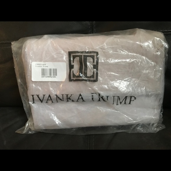 New Ivanka Trump Mara Cocktail Bag-Blush - Picture 8 of 12